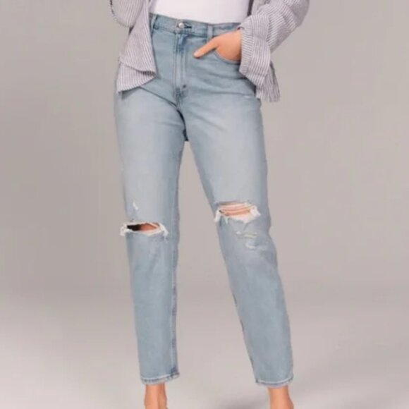Abercrombie & Fitch Distressed High-Waisted Mom Jeans- Size 8 - Picture 1 of 3